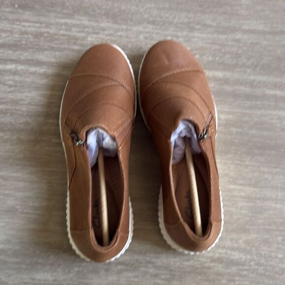 Clarks Collection Caroline Grace Leather Slip-On Sneakers Tan Size 9.5 NWT - Picture 8 of 9